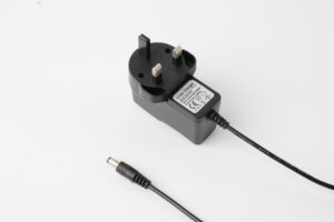 8.4v 1a uk plug charger, 2s 18650 li ion battery charger, 7.4v lithium battery charger, auto power off with led indicato