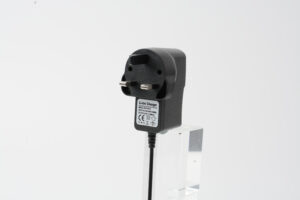 8.4v 1a uk plug charger, 2s 18650 li ion battery charger, 7.4v lithium battery charger, auto power off with led indicato