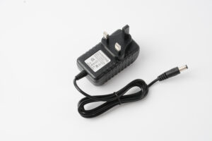 8.4v 1a uk plug charger, 2s 18650 li ion battery charger, 7.4v lithium battery charger, auto power off with led indicato